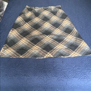 Elegant Plaid A-Line Skirt - Black and Gray